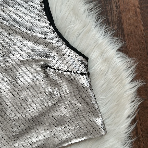 FOREVER 21 | Sequin Crop Top | Size M - Picture 3 of 9